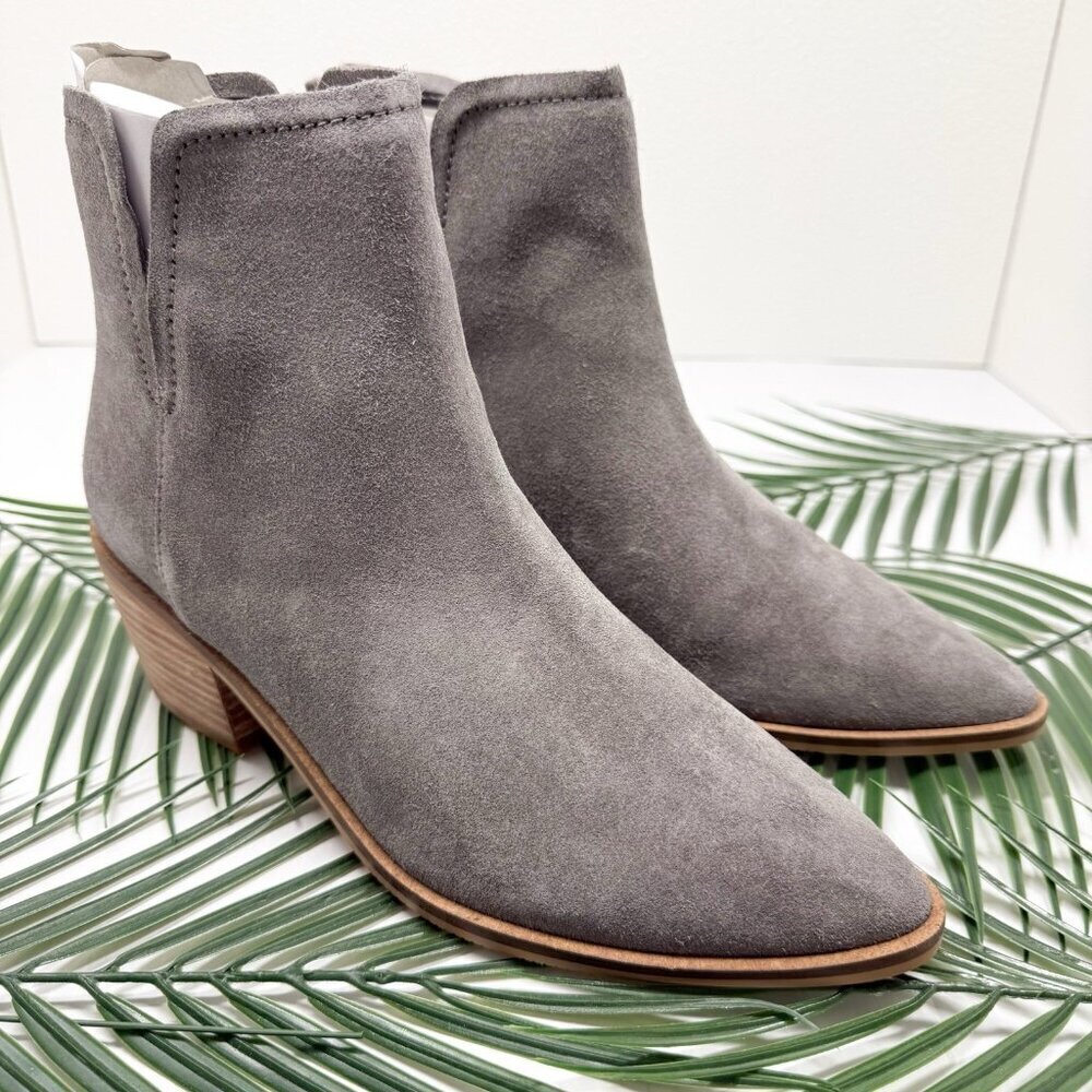 Lisa Vicky Gray Suede Pointed Toe Ankle Booties NWB Women’s 9 Fall Trendy Chic